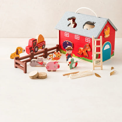 The travelling farm barn with its eight animals, farmer, tractor, fences and threading rope